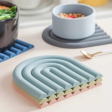 1pc Heat-Resistant Silicone Coasters - Rainbow Gradient Design for Cups, Bowls, 