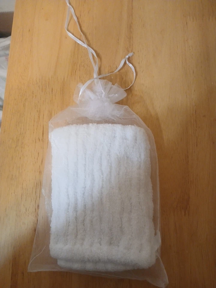 Turbie Band de Turbie Twist Marca BLANCA Gran Regalo para Faciales Sin Cuidado Facial del Cabello Foto 2 de 3