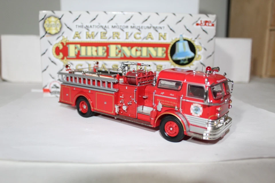 CORGI/American Fire Engine Classics 1960 Mack C Rescue Hose Co. Sleepy Hollow,NY - Image 4 of 4