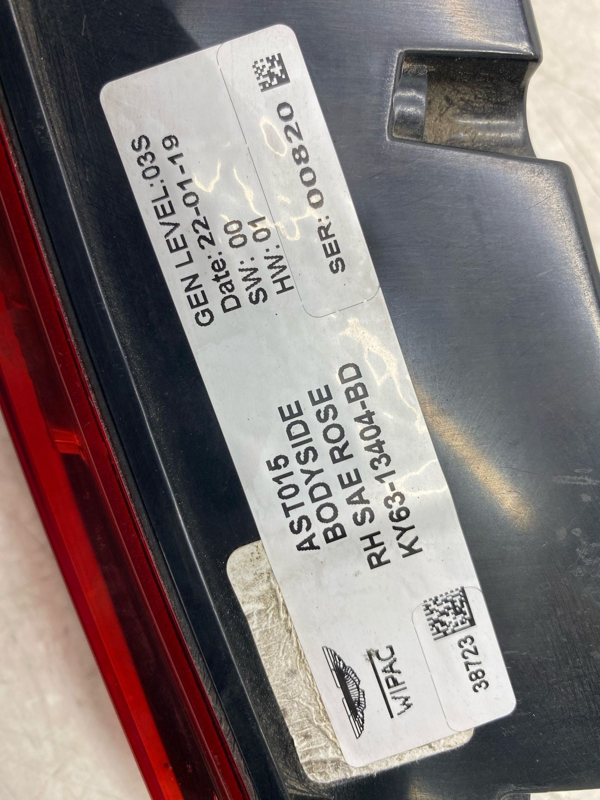 2019-2023 ASTON MARTIN VANTAGE OEM REAR RIGHT QUARTER TAILLIGHT KY63-13404-BD