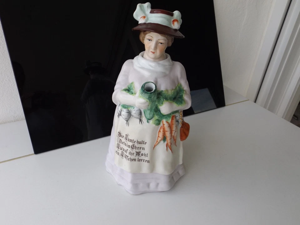 Alte Figurenkanne Scherzkanne C.T. Tielsch Altwasser Jugendstil Porzellan 30 cm - Bild 2 von 4