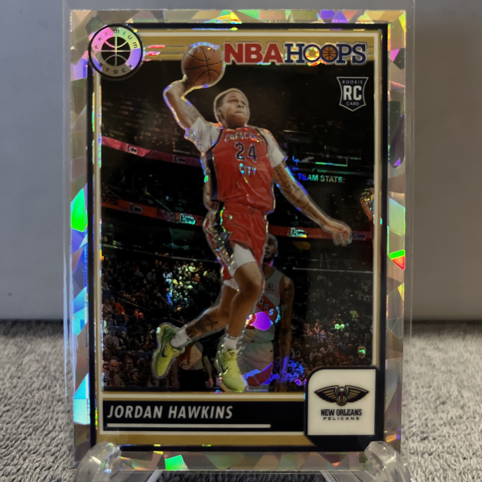 2023-24 NBA Hoops Premium Stock Cracked Ice Prizm #125 Jordan Hawkins (RC)