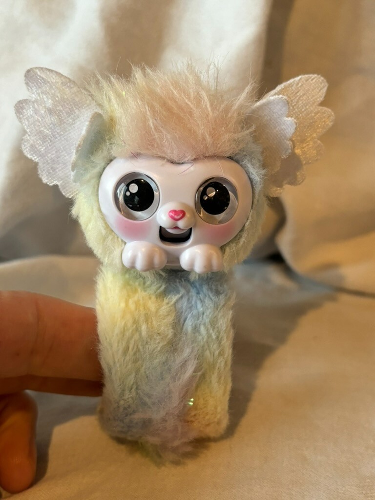 Little Live Pet Wrapple Skyo Slap bracelet multi color talking