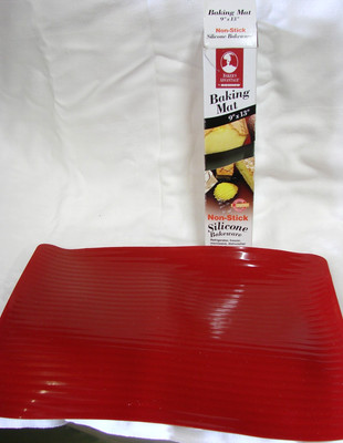 NEW IN BOX BAKERS ADVANTAGE BAKING MAT - NON STICK SILICONE 9'' X 13''