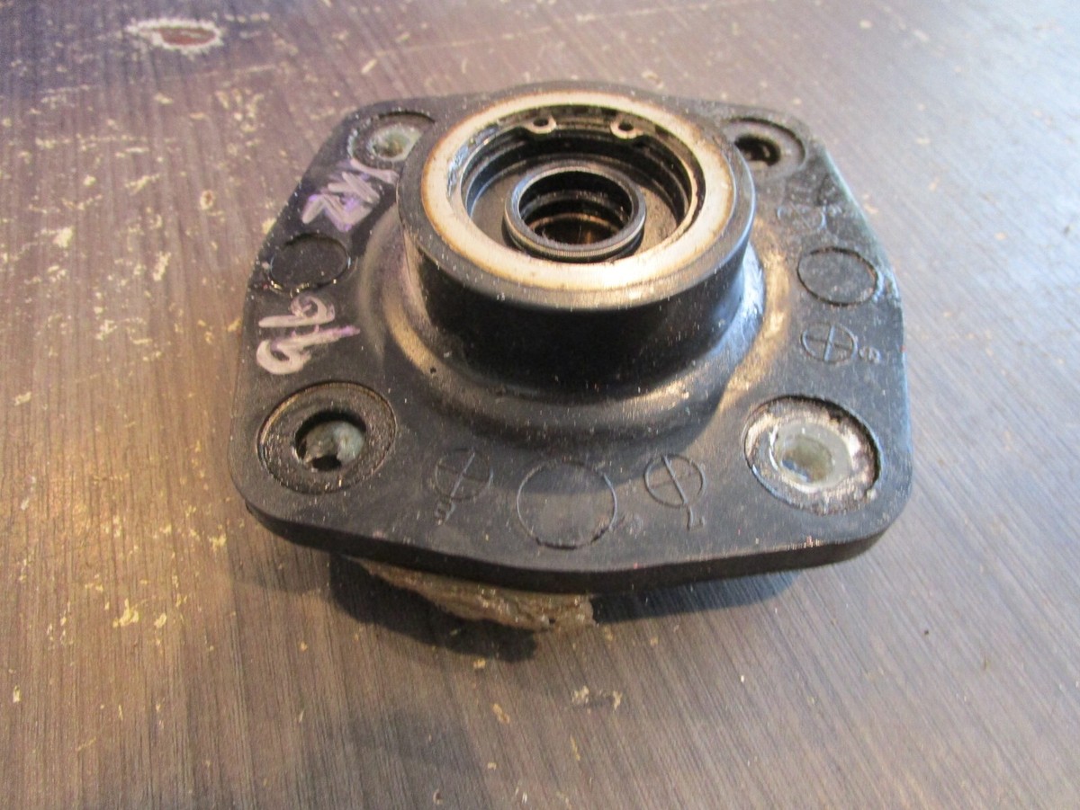96 KAWASAKI ZXI 1100 DRIVESHAFT BEARING HOLDER HOUSING 13280