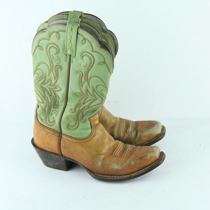 mint cowboy boots