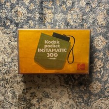Kodak Pocket Instamatic 300 16mm Camera - With x2 Magicube, Tripod & Box