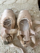 Used dead ballerina pointe shoes Nikolay Dream Pointe 5.5XXXX w ribbons Ballet
