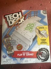 Tech Deck Flip N Grind Skatepark Set (Park & Skateboard)