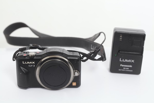PANASONIC LUMIX DMC-GF-3 CÁMARA DIGITAL MIRRORLESS, CARGADOR, BATERÍA Y TARJETA