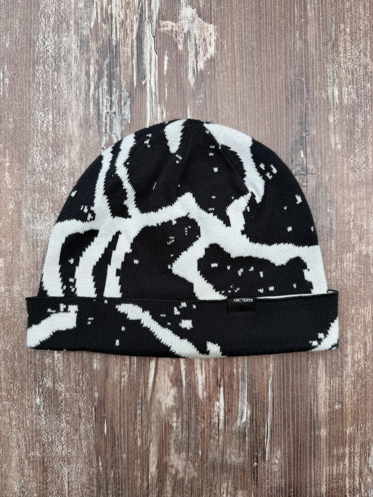 Men’s Arc’teryx Grotto Toque Beanie Black and White One Size