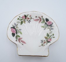 Wedgwood Hathaway Rose Scallop Shell Shape Trinket Dish Pink Rose Gold Trim