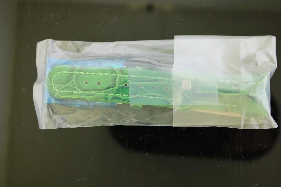 New Benny & Co Men's white 20 mm leather Band green color. - Image 3 of 3