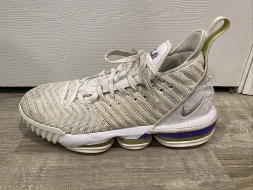 Nike Lebron XVI 16 Buzz Lightyear Volt White Purple Grape AO2588-102 Size 10 - Picture 5 of 9