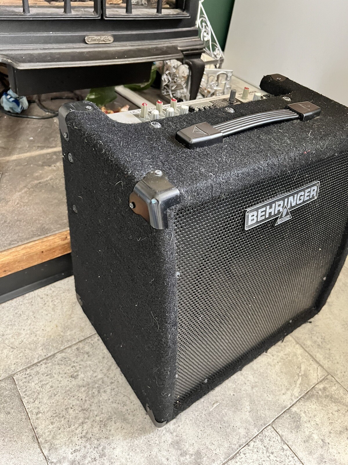 Behringer Keyboard Amp