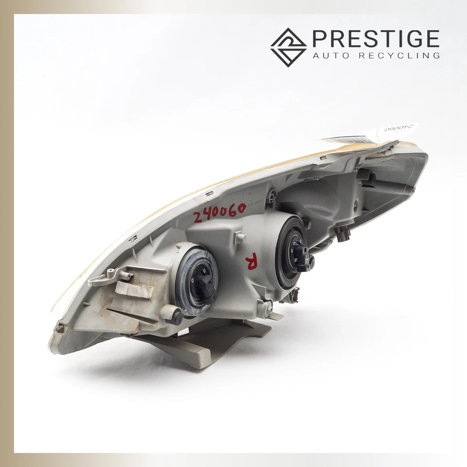 2003-2008 TOYOTA MATRIX Headlamp Headlight Right 81110-02210 OEM - Image 4 of 4