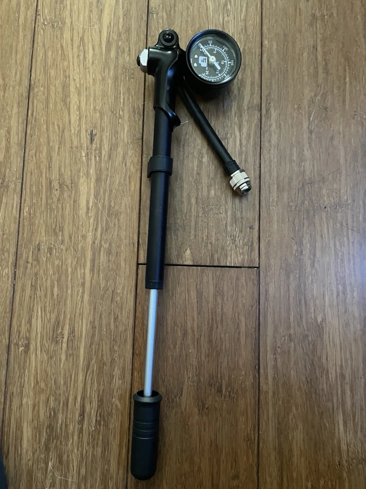 SUSPENSÃO PROGRESSIVA PARA BOMBA MONTADA NO CALIBRE HARLEY GP3 300 psi - Imagem 2 de 2