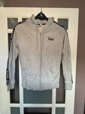 Adidas grauer Hoodie mit Reißverschluss, Gr. 14, in sehr gutem Zustand.
