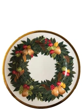 Set of 8 Royal Gallery Gold Buffet Christmas Wreath Design Salad/Luncheon Plates