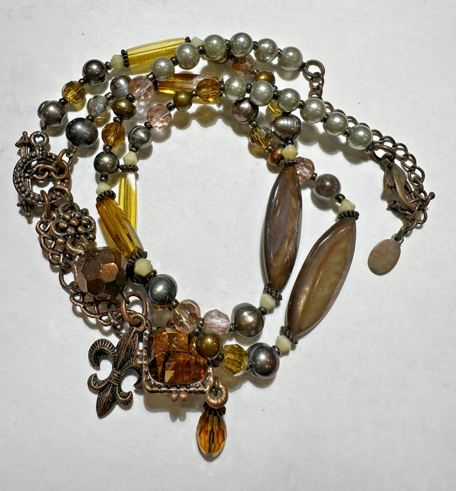 Cookie Lee 黑色珍珠刻面水晶玻璃水钻黄铜镶嵌项链 — 第 4/4 张图片