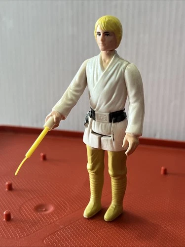 Vintage Star Wars Luke Skwalker Farmboy  Figure Complete Yellow Hair