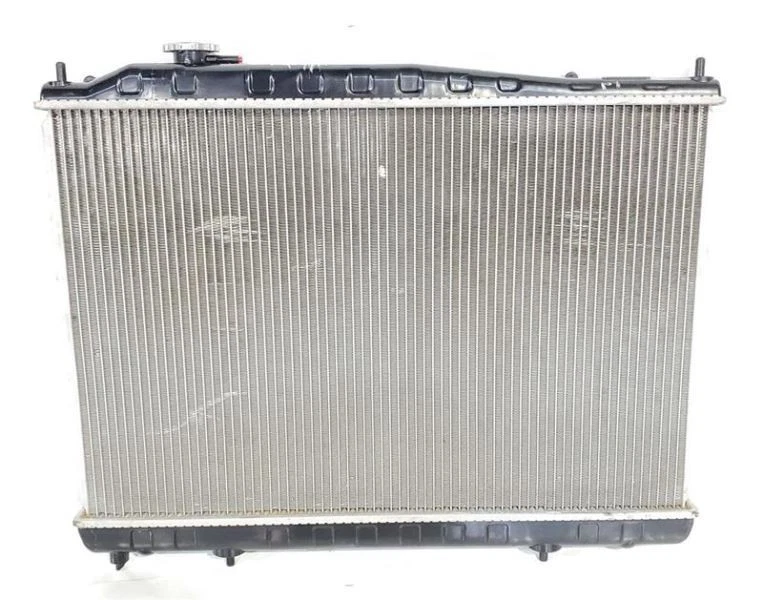 2001 2004 Nissan Frontier OEM radiador 4 cilindros 2.4L manual 2wd - Imagem 2 de 4