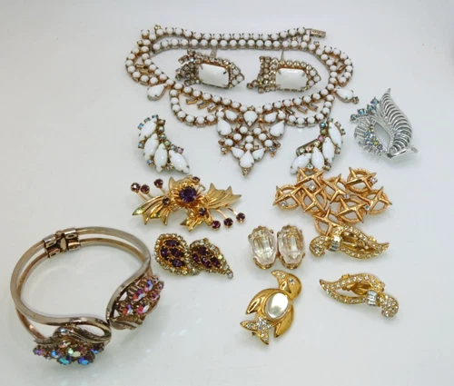 Vintage multicolore rhinestone necklace, earrings, bracelet, brooch lot