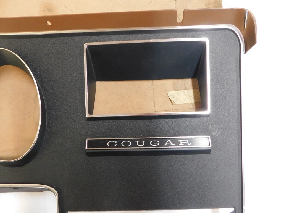 Nuevo de Lote Original Ford 1971 1972 1973 Mercury Cougar tablero bisel moldura XR7 Foto 3 de 4