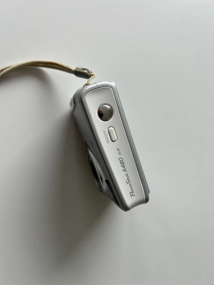 Canon PowerShot A480 10 Megapixel Camera 3.3 Optical Zoom Read Description - Image 4 of 4