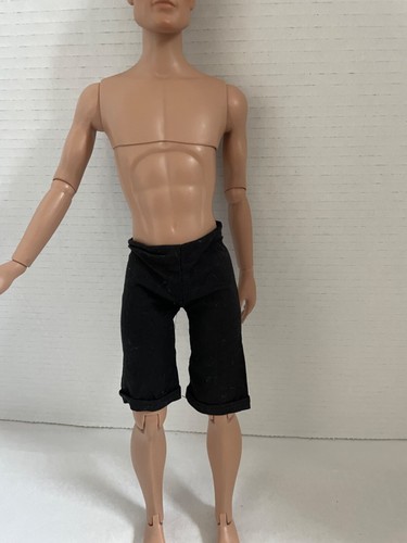 EICHE HANDGEFERTIGTE Puppenkleidung 2 PAAR SHORTS 1 gelb & 1 schwarz passt 17" matt Puppe - Bild 2 von 22