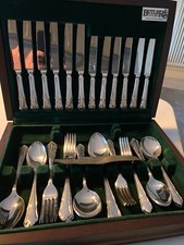 39 piece Silver Plated Canteen of Cutlery, George Butler Sheffield, green baize 