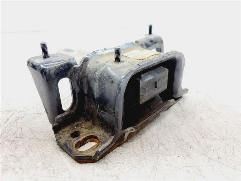 2015 2016 2017 2018 Ford Fiesta Upper Front Transmission Mount C1BZ-6068-E - Image 3 of 4