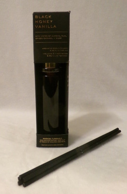 NWOT BLACK HONEY VANILLA HOME FRAGRANCE AROMATIC REED DIFFUSER w/5 Reeds