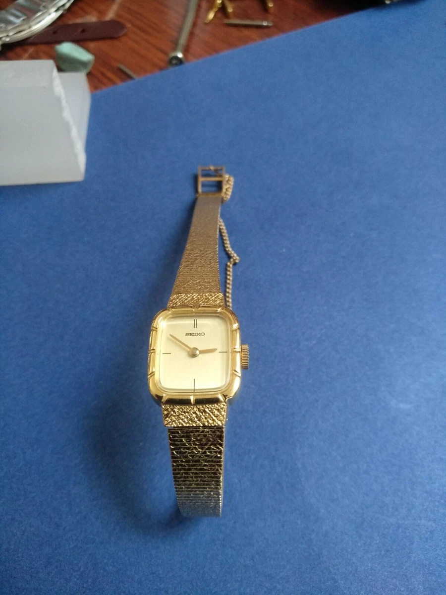 Women's wind up watch sales