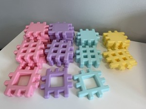 Vintage Little Tikes Pastel Waffle House Blocks 32 Piece Set w/case Easter Color