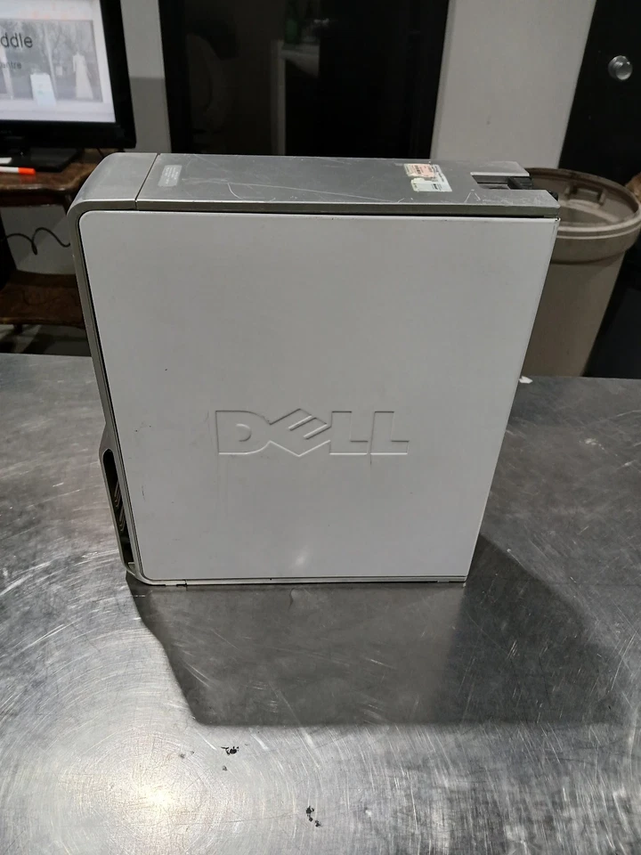 Dell Dimension C521 VINTAGE RETRO PC 6GB RAM 320 GB HDD Windows 7 Home premium - Image 3 of 4