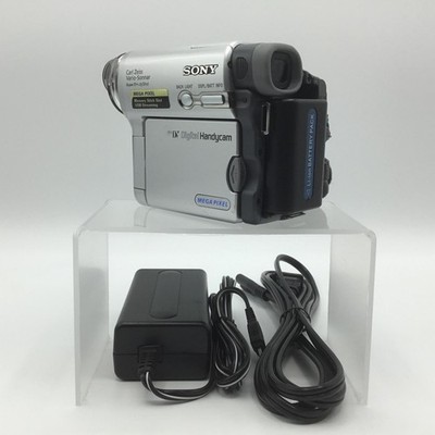 Sony NTSC MiniDV Camcorder Memory Stick USB Streaming Video Transfer (DCR-TRV33)
