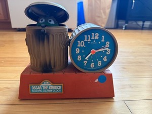 1977 Sesame Street Oscar the Grouch Talking Alarm Clock