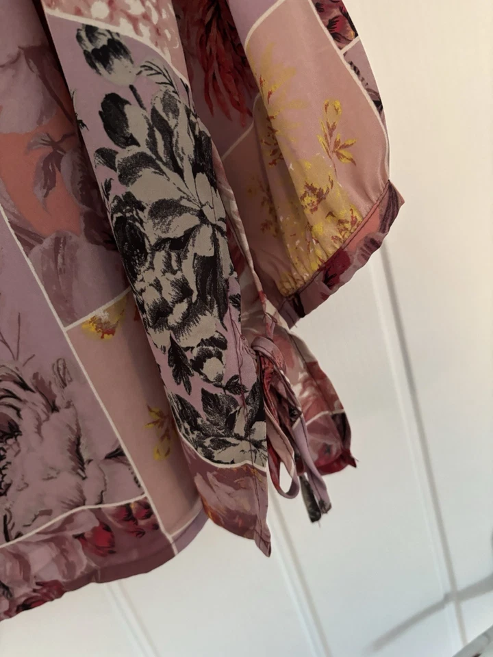 Debenhams Blouse NEW Size 18 Machine Washable COST £25.99 - Image 4 of 4