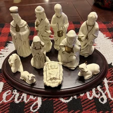 Collectible 11 pc. porcelain Nativity Set With Wood Base