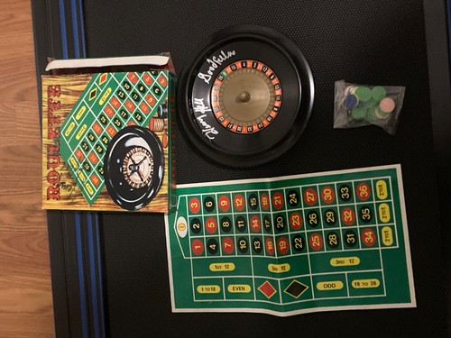 HENRY HILL SIGNED AUTOGRAPH MINI  5 inch roulette wheel  BOX SIGNED AS WELL