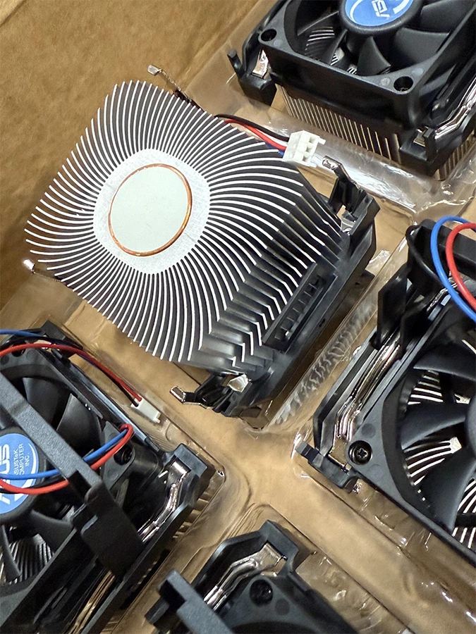Asus Socket 478 CPU Cooler Copper Core Heatsink with built-in Thermal Sensor Fan - Image 2 of 4