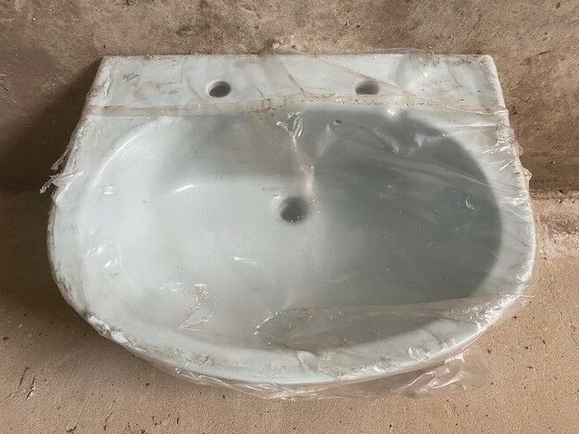 Doulton Victory, Semi recessed basin 560mm, 2th, in Soft Mint aka Twilight Jade