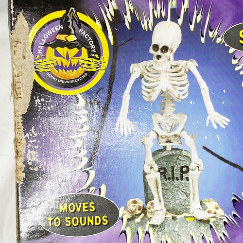 Vintage NOS 1998 Gemmy Dancing Skeleton on Tomb Lights Sings “Shout" Halloween - Picture 5 of 7