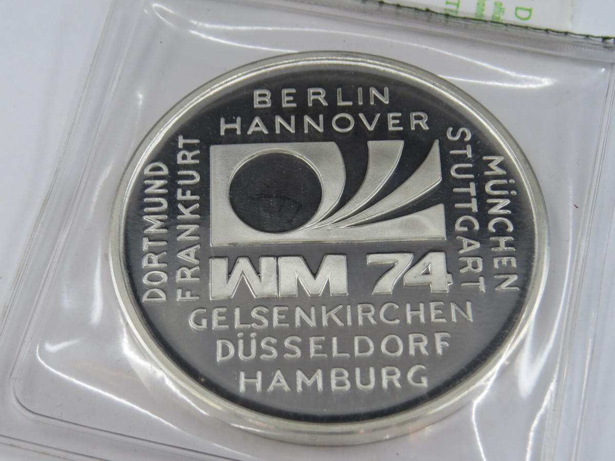 WM74 1974 Fifa World Cup Silver Round Germany Pure Silver