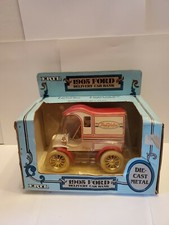 ERTL TRUE VALUE 1905 FORD DELIVERY CAR LOCKING COIN BANK 9301EO
