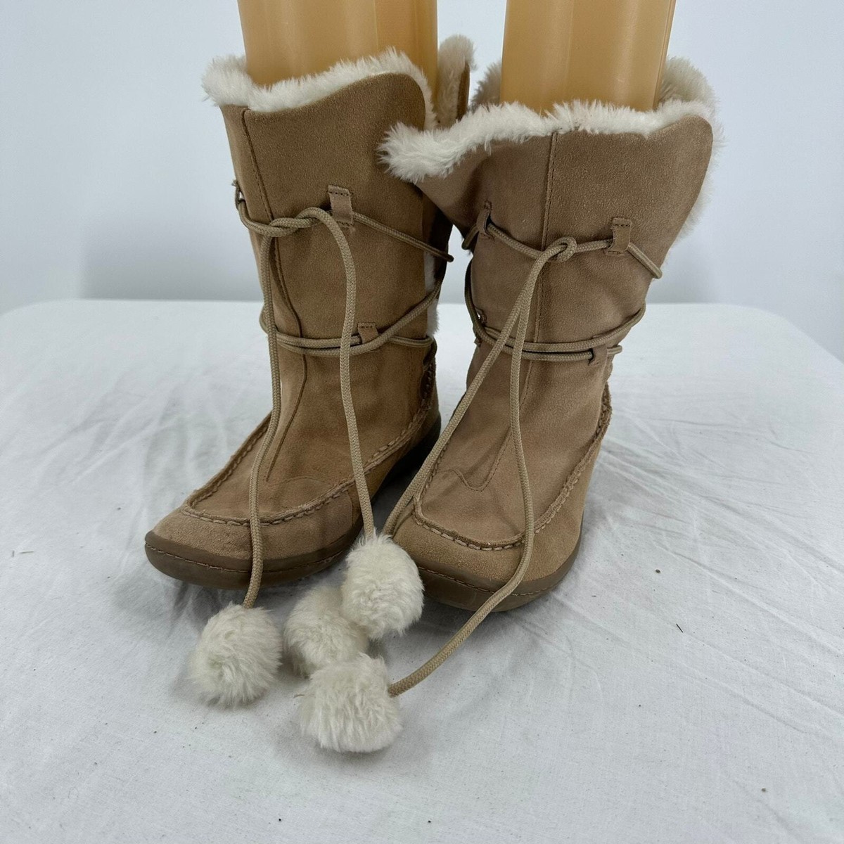Airwalk Womens Lace Up Suede Boots Size 5.5 Tan Faux Fur
