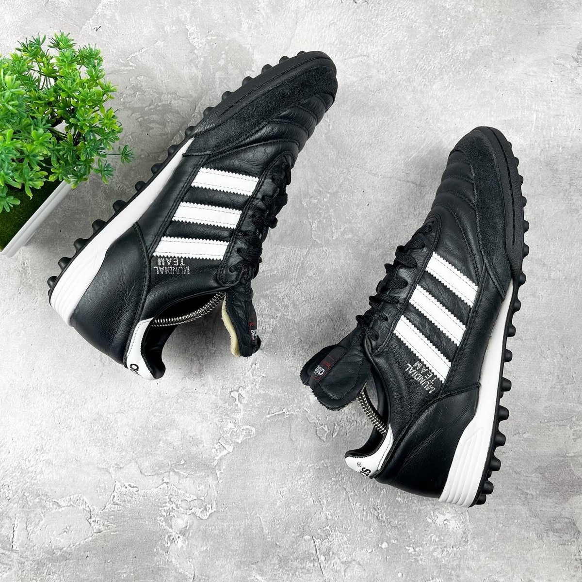 新品未使用　adidas MUNDIAL TEAM サッカーシューズ 9 MUNDIAL TEAM ムンディアル チーム スニーカー レザーサッカー