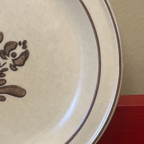 Pfaltzgraff Village 7 1/8" Salad Dessert plate Vintage USA Set of 4 - Picture 4 of 13