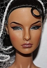 Up With A Twist Nude 12.5" Agnes Von Weiss Fashion Royalty 2022 W Club Box Stand